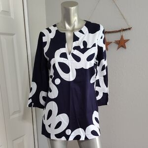 Lilly Pulitzer Navy White Signature Top Size S TCC